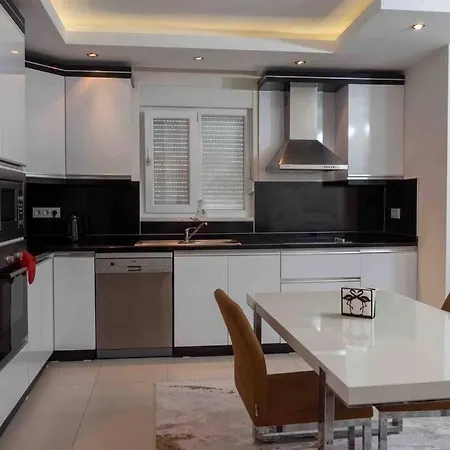 Lejlighed Kurt Safir Euro